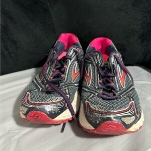 Brooks Ghost, Women’s Size 10